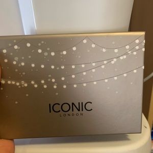 BNIB iconic London blush/contour palette
